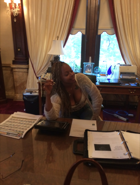 Chrisette Michelle at the St. Louis Mayor's office